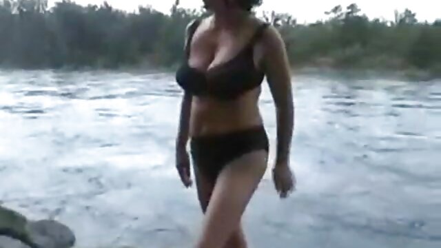 Augstas izšķirtspējas :  Karsts grāmatu tārps ar milzīgām krūtīm iegūs papildus kredītu seksam Porno filmas 