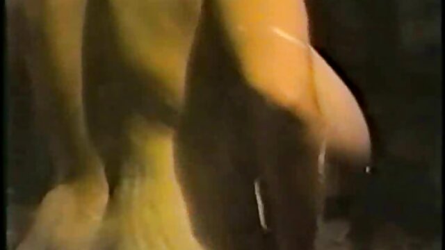 Augstas izšķirtspējas :  Netīra blondīne mīl būt mēle fucked un piepildīta ar stingru gailis Porno filmas 