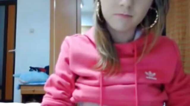 Augstas izšķirtspējas :  Karstā brunete tīne dod galvu un brauc ar savu labi iekārušos mīļāko Porno filmas 